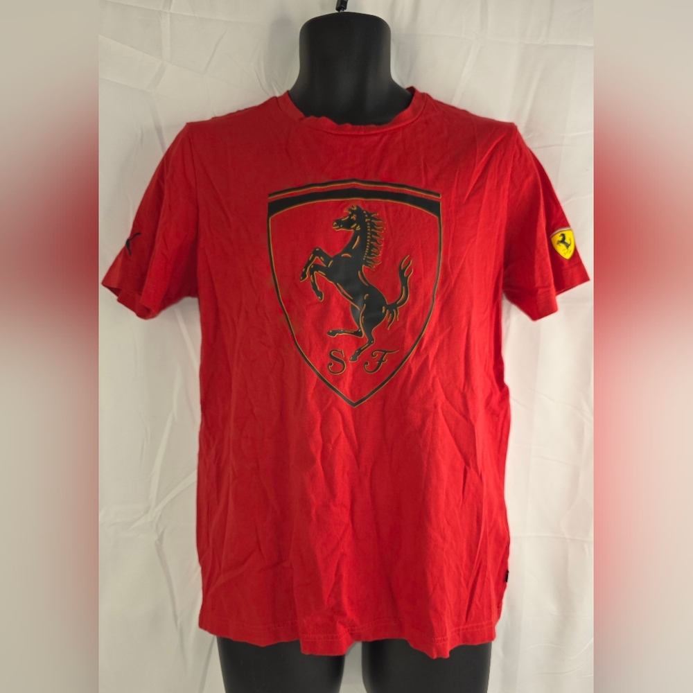 Puma Ferrari Scarlet Short Sleeve Men's Graphic Tee Size Medium AD-2278